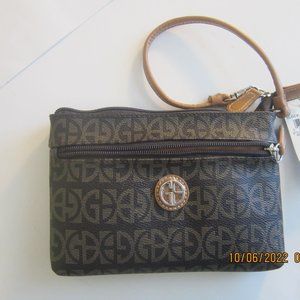 Signature Giani Bernini Wristlet Brown Color